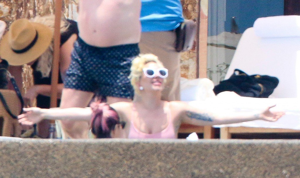 Lady Gaga Sexy (46 Photos)