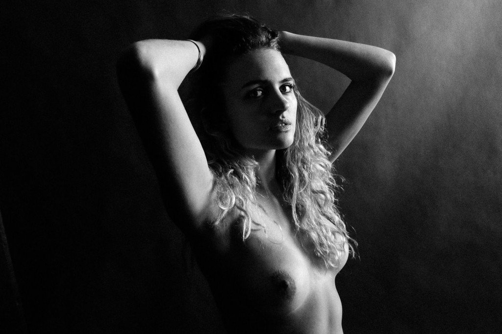 Madison Riley Nude &amp; Sexy (14 Photos)