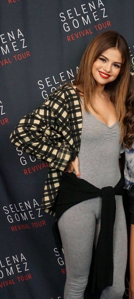 Selena Gomez Camel Toe (1 Photo)