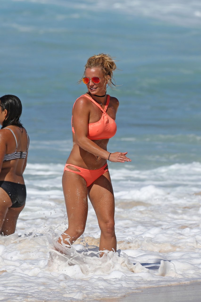 Britney spears boobs beach