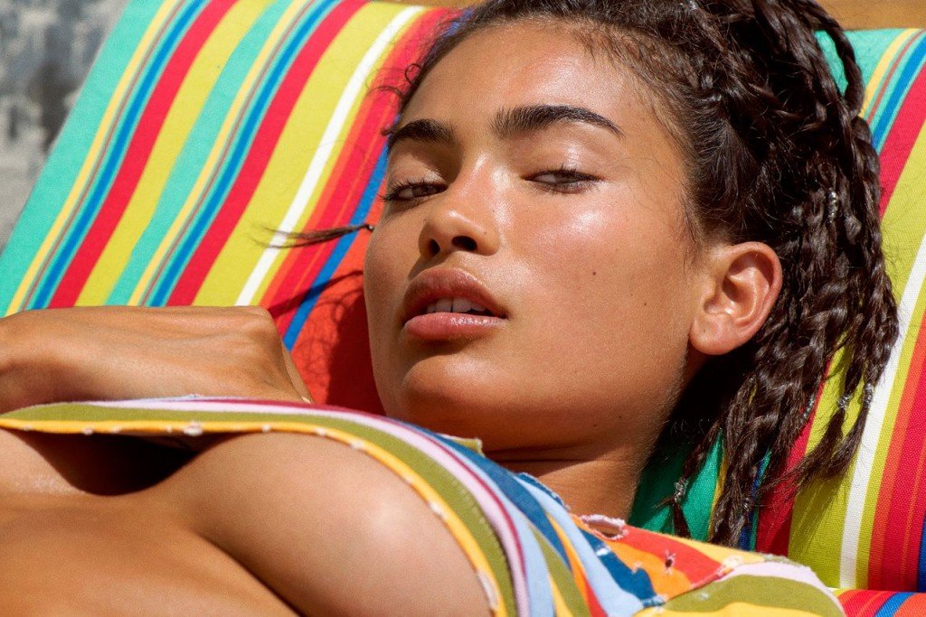 Kelly Gale Topless (13 Photos)