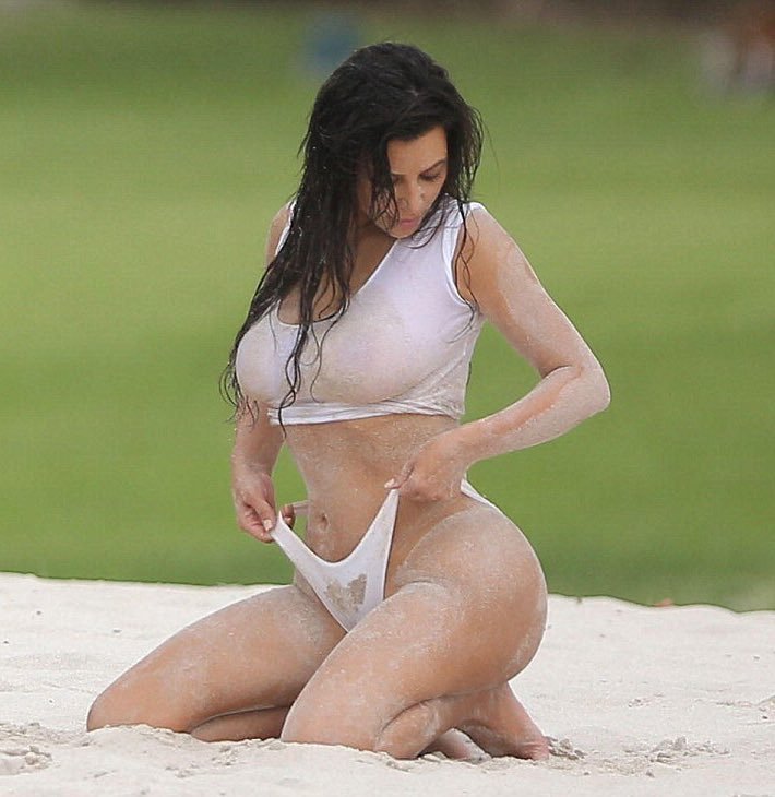 Kim Kardashian Sexy (12 Photos + Videos)