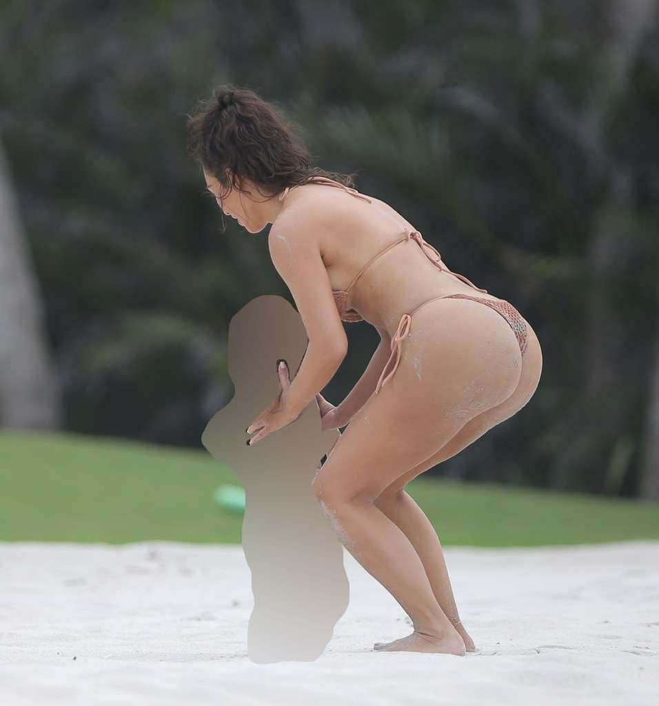 Kim Kardashian Sexy 15