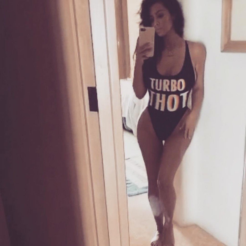 Kim Kardashian Sexy (12 Photos + Videos)