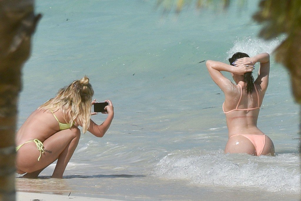 Kylie Jenner Butt (15 Photos)