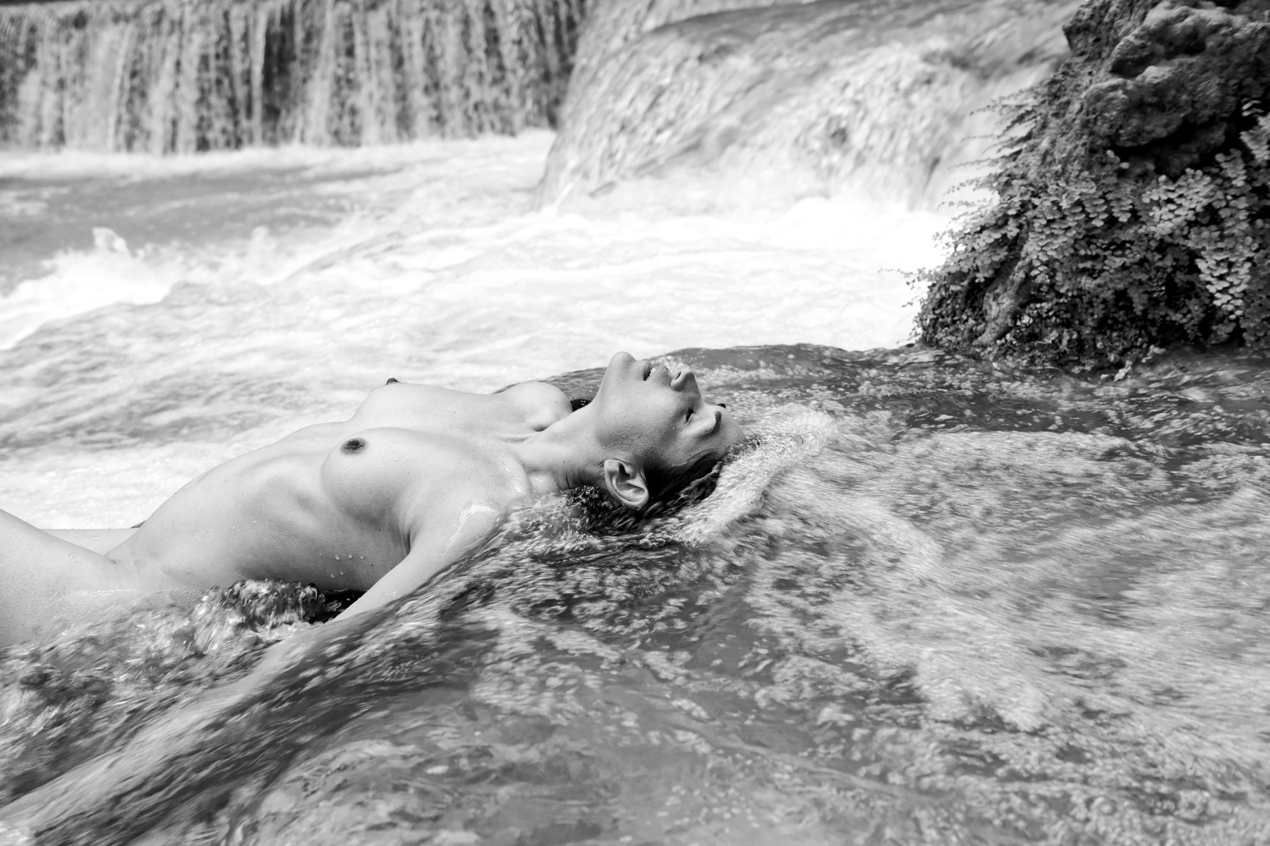 Lela Loren Naked (40 Photos) .