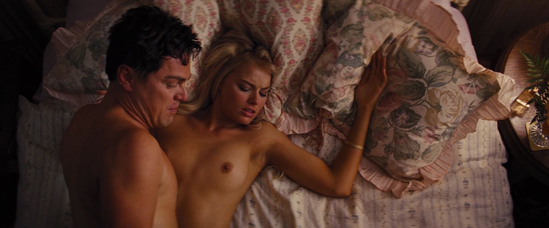 Wolf of wall street sexy scenes