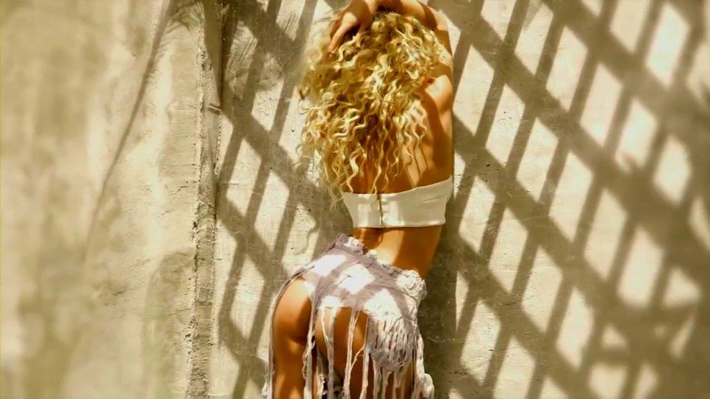 Candice Swanepoel Nude &amp; Sexy (41 Photos + Video)
