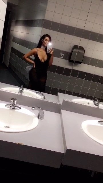 Kim Kardashian Sexy (48 Photos + 3 Videos)