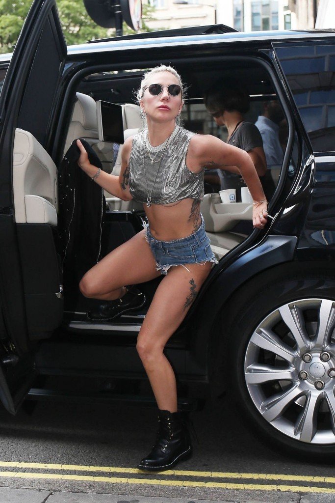 Lady Gaga Underboob and Butt (5 Photos)