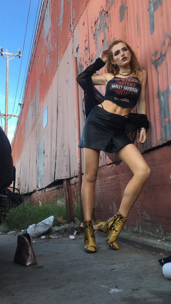 Bella Thorne Sexy (19 Photos + Video)