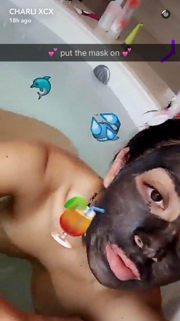 Charli XCX Nude (7 Photos + Video)