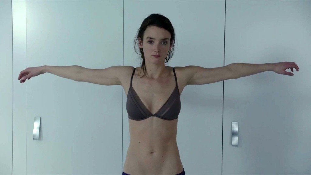 Charlotte Le Bon Sexy – Le secret des banquises (10 Pics + GIF &amp; Video)