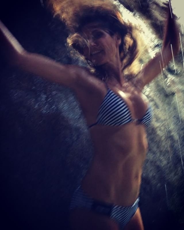 Heidi Klum Sexy (31 Photos + 10 Videos)