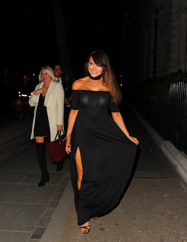 Lizzie Cundy Without Panties (24 Photos)