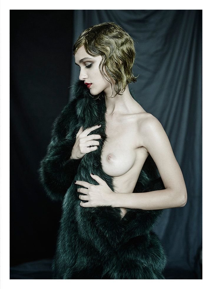 Paula Bulczynska Topless &amp; Sexy (12 Photos)