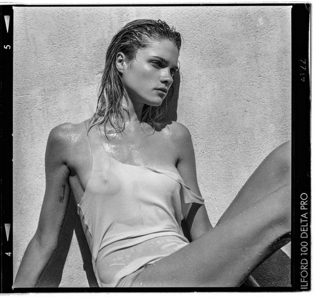 Eva Biechy Nude & Sexy 11