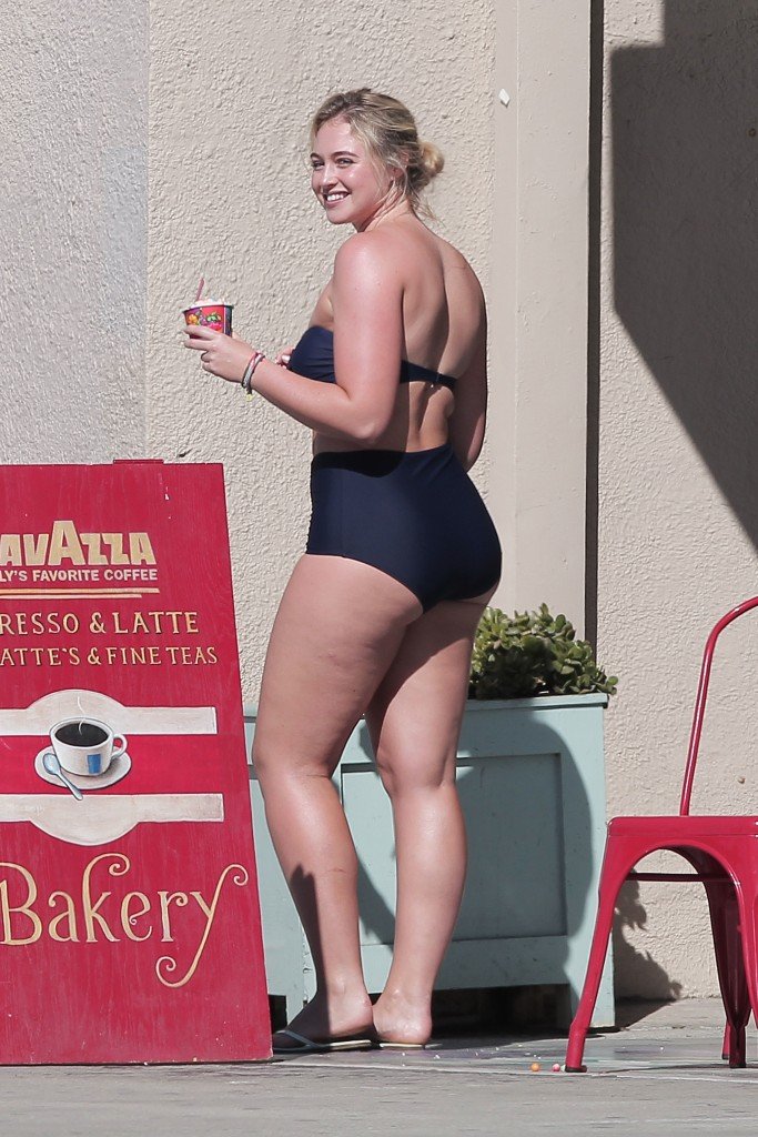 Iskra Lawrence Sexy (37 Photos)
