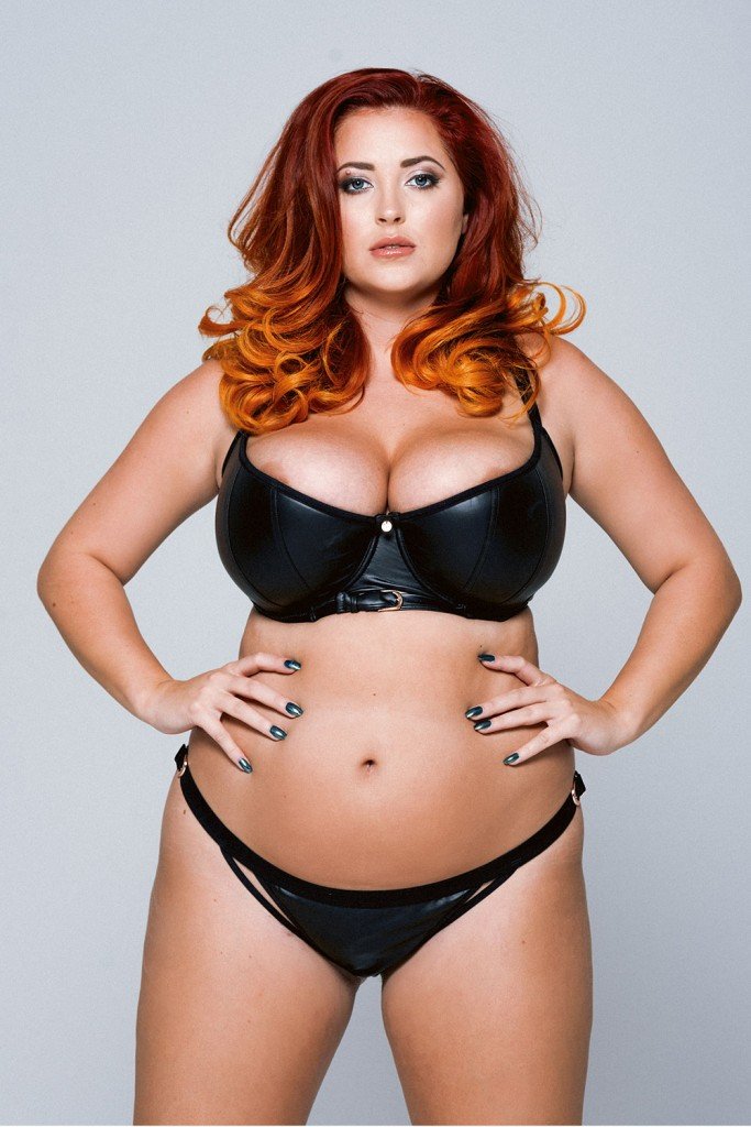 Lucy Collett Sexy and Topless (5 Photos)