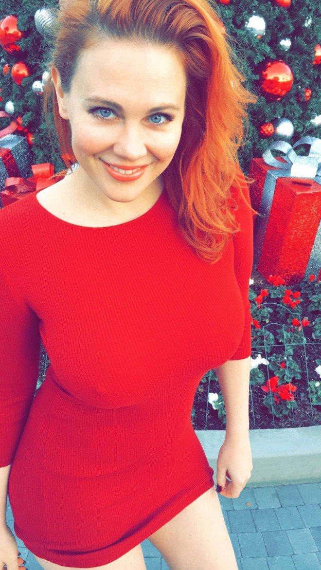 Maitland Ward Baxter Pokies 3 Photos Thefappening