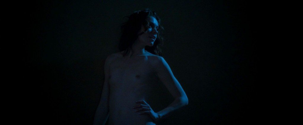 Ashlynn Yennie Nude – Fractured (2014) HD 1080p