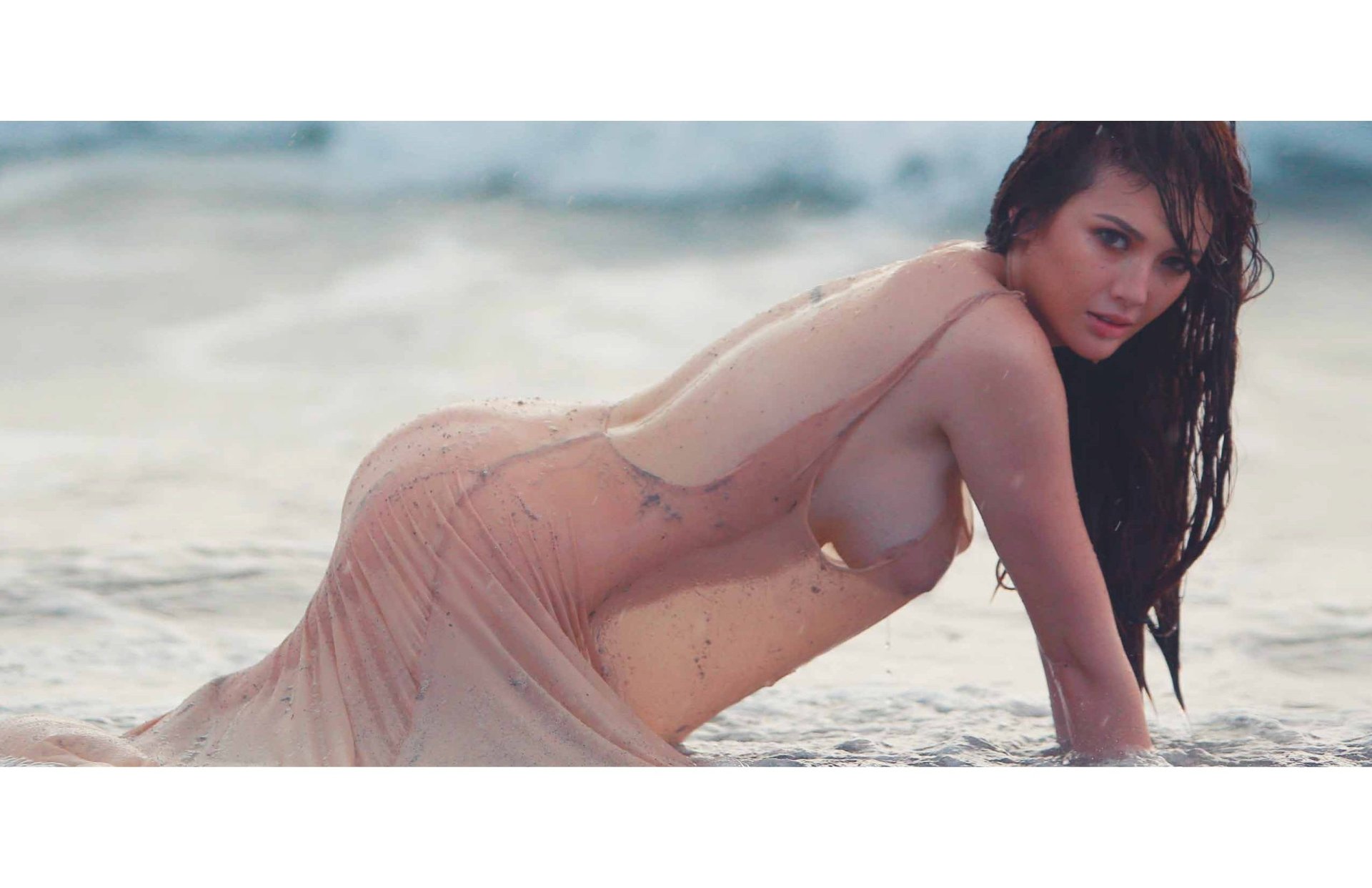 Now we have nude and sexy photos of Ellen Adarna from FHM Philippines (Dece...
