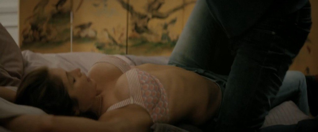 Gemma Arterton Sexy, Jane Elsmore Nude – 100 Streets (2016) HD 1080p