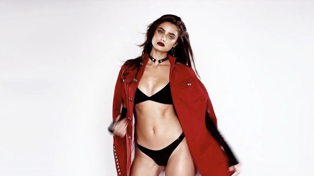 Taylor Hill Sexy – 2016 LOVE Advent (Day 14)