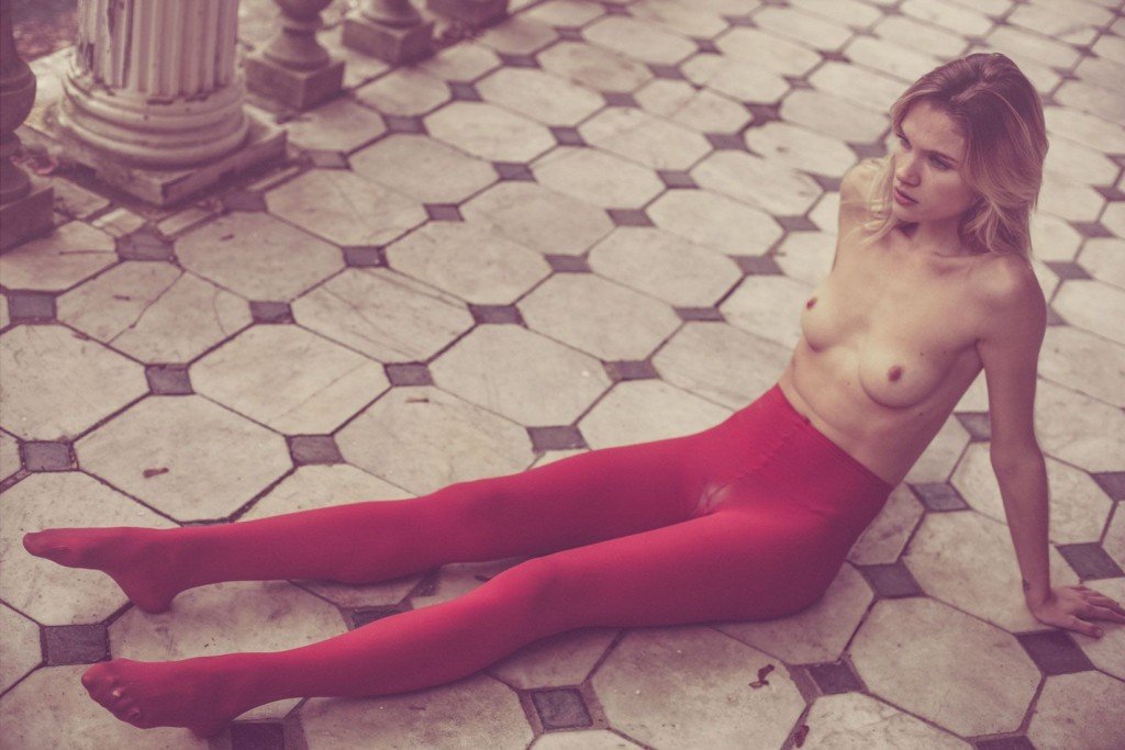 Eva Biechy Nude &amp; Sexy (7 Photos)