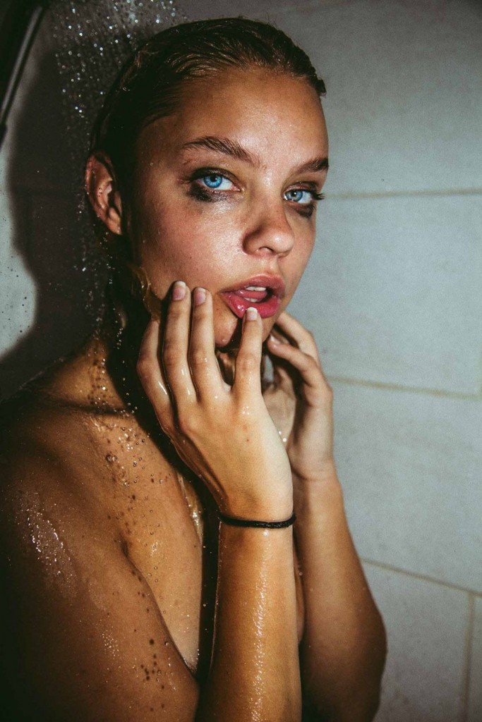 Holly Horne Nude &amp; Sexy (19 Photos)