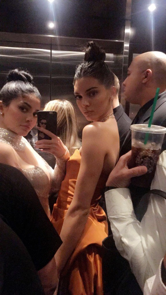 Kylie Jenner &amp; Kendall Jenner Sexy (9 Photos + GIFs)