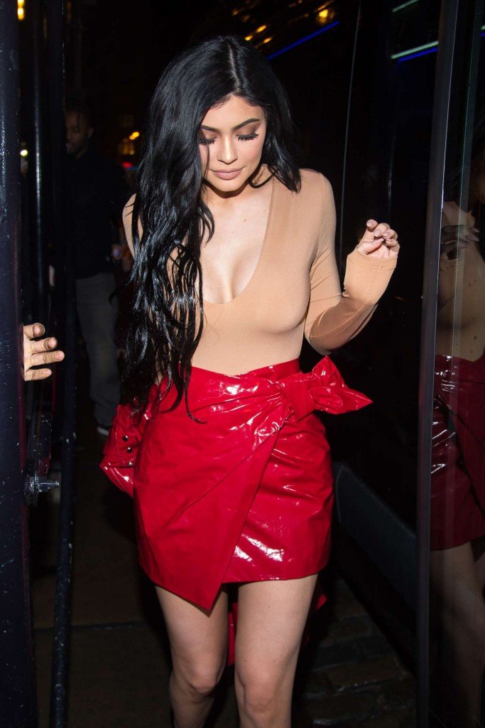 Kylie Jenner Sexy (44 Photos)