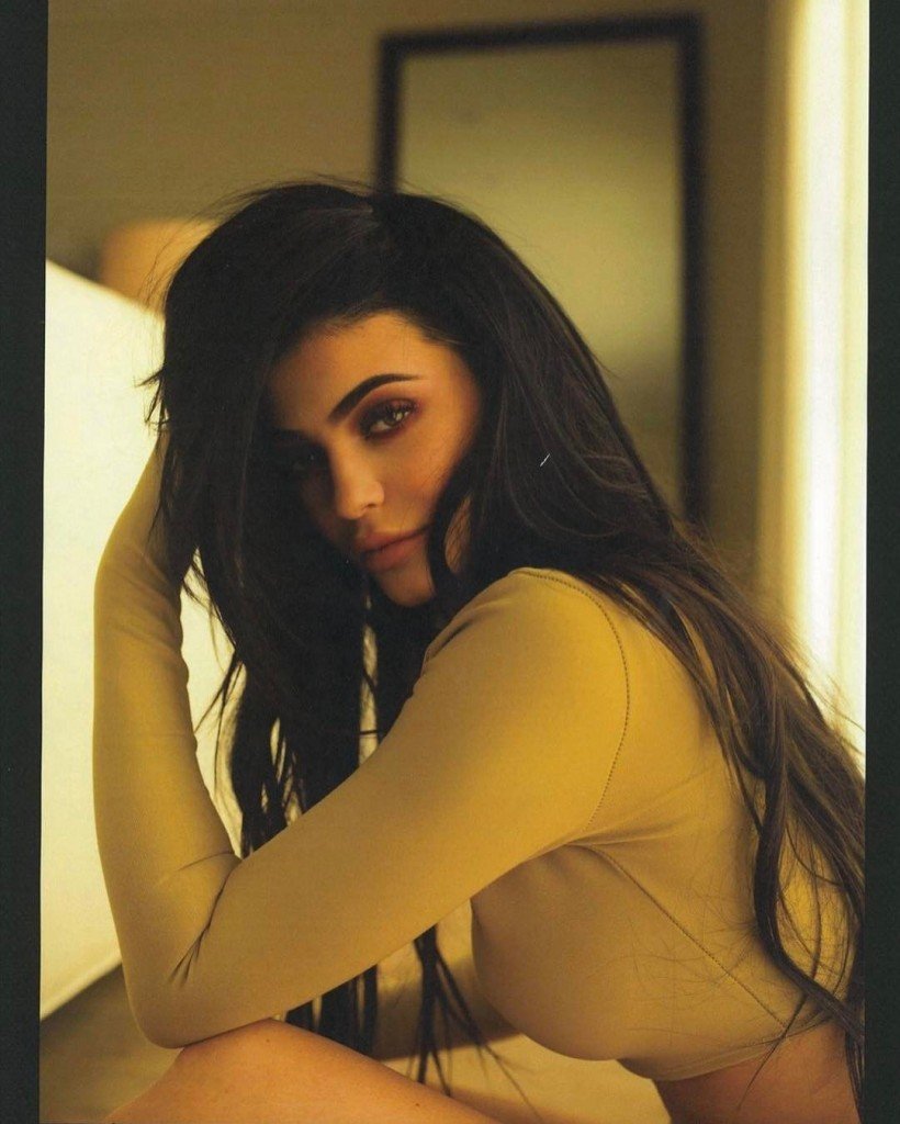 Kylie Jenner Sexy (3 New Photos)