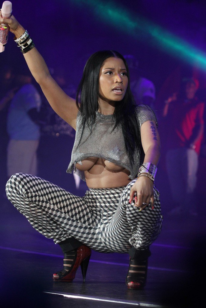 Nicki Minaj Sexy (20 Photos + Video)