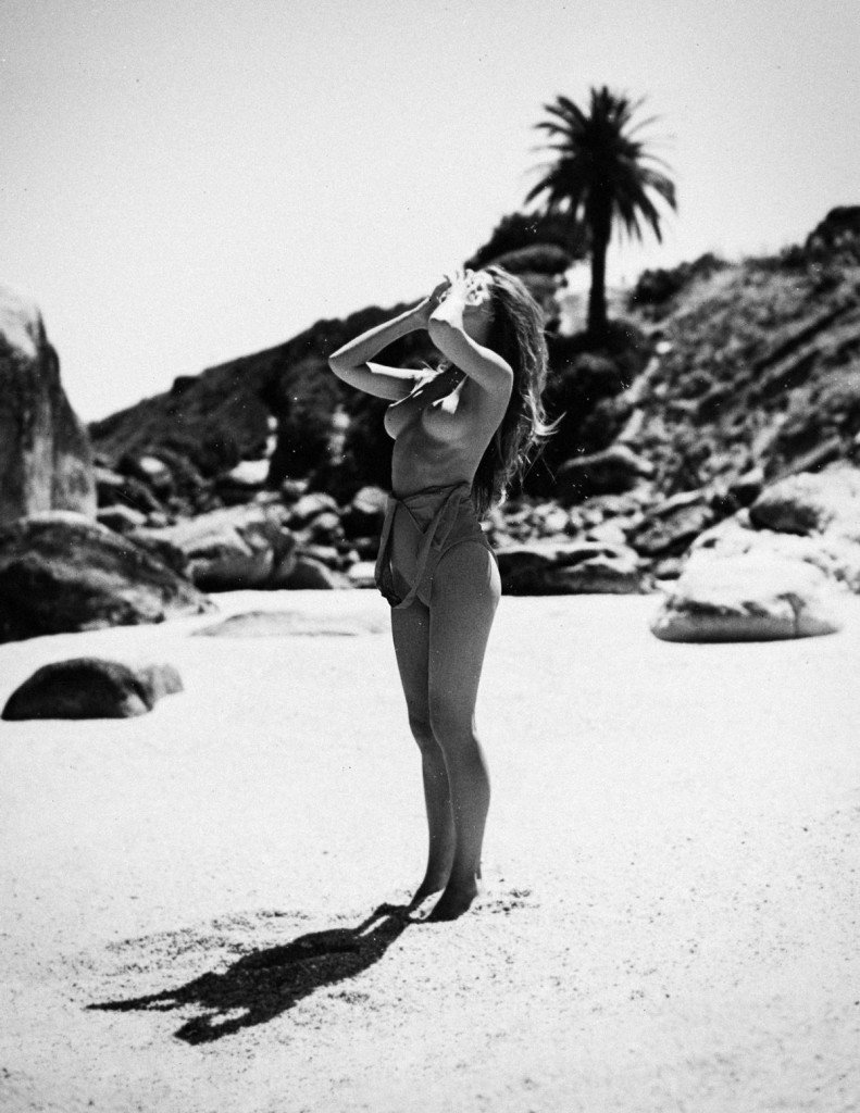 Nicole Naude Sexy &amp; Topless (13 Photos)