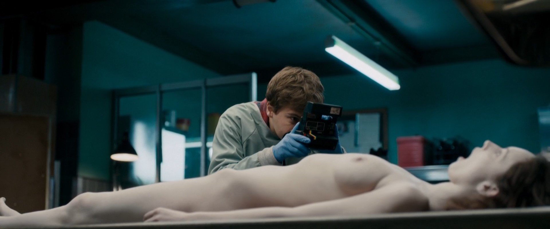 Olwen Kelly Nude - The Autopsy of Jane Doe (2016) HD 1080p.