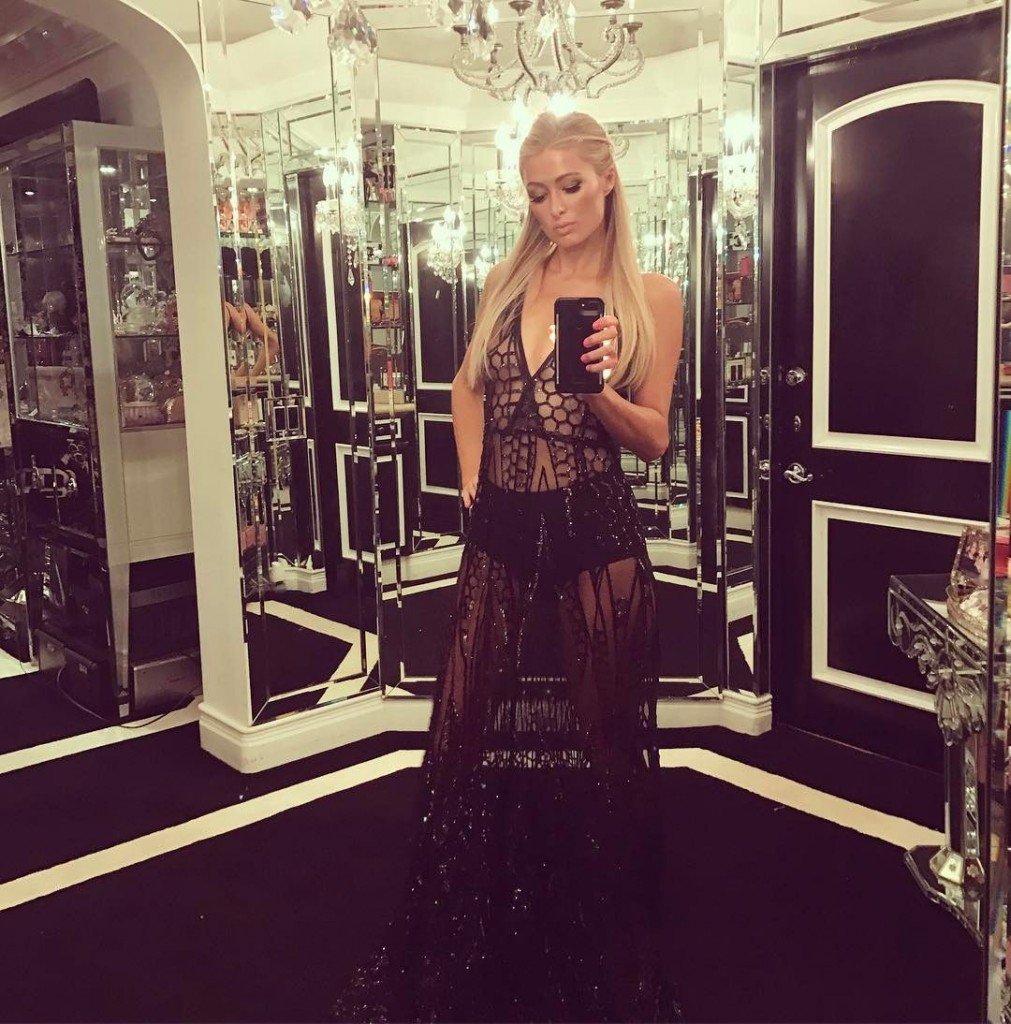 Paris Hilton Selfies (2 Photos)