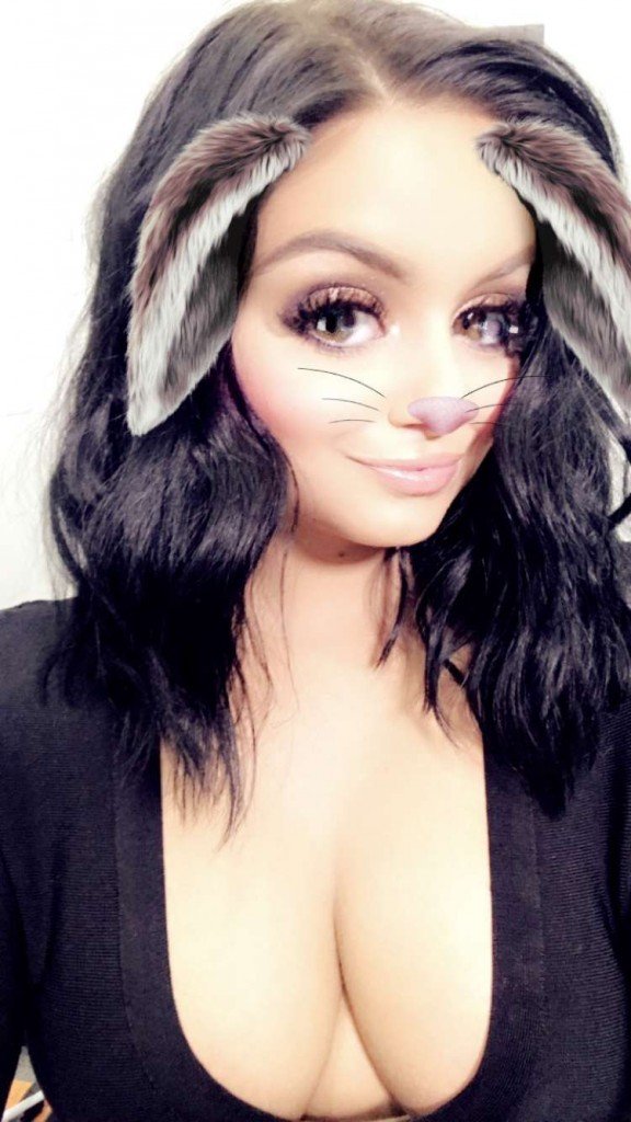 Ariel Winter Cleavage (1 Photo – Snapchat)