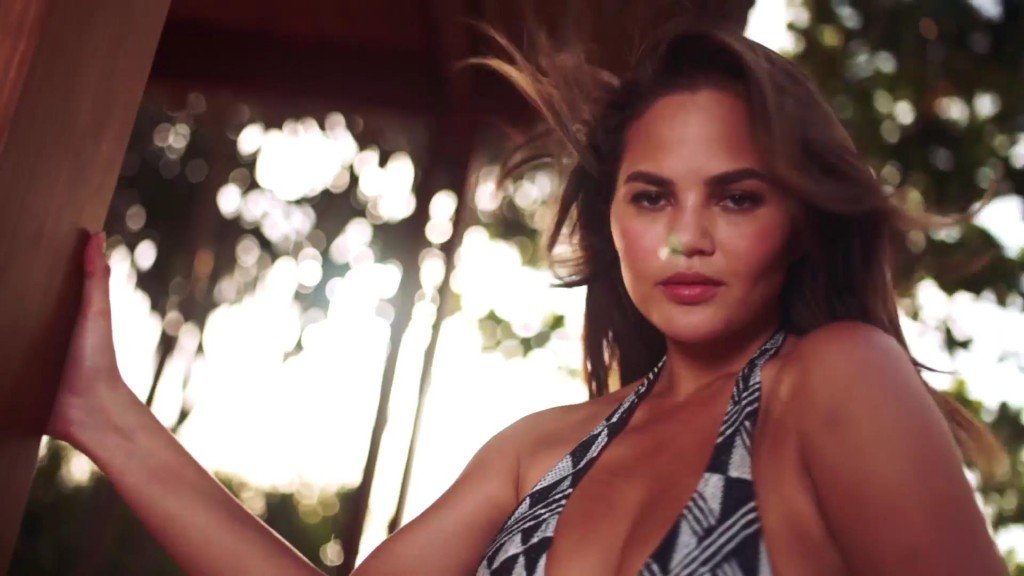 Chrissy Teigen Sexy – 2017 ‘Sports Illustrated’ Swimsuit Issue
