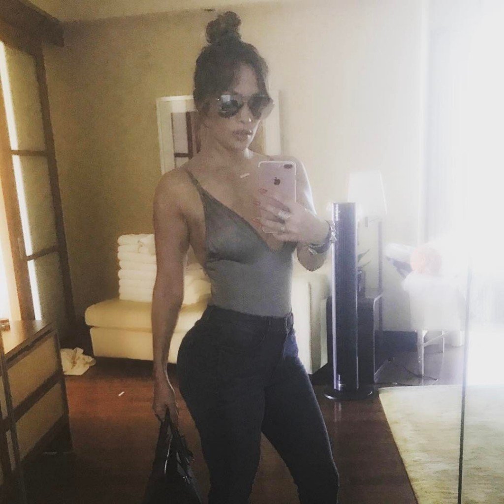 Jennifer Lopez Sexy (9 Photos + Video)
