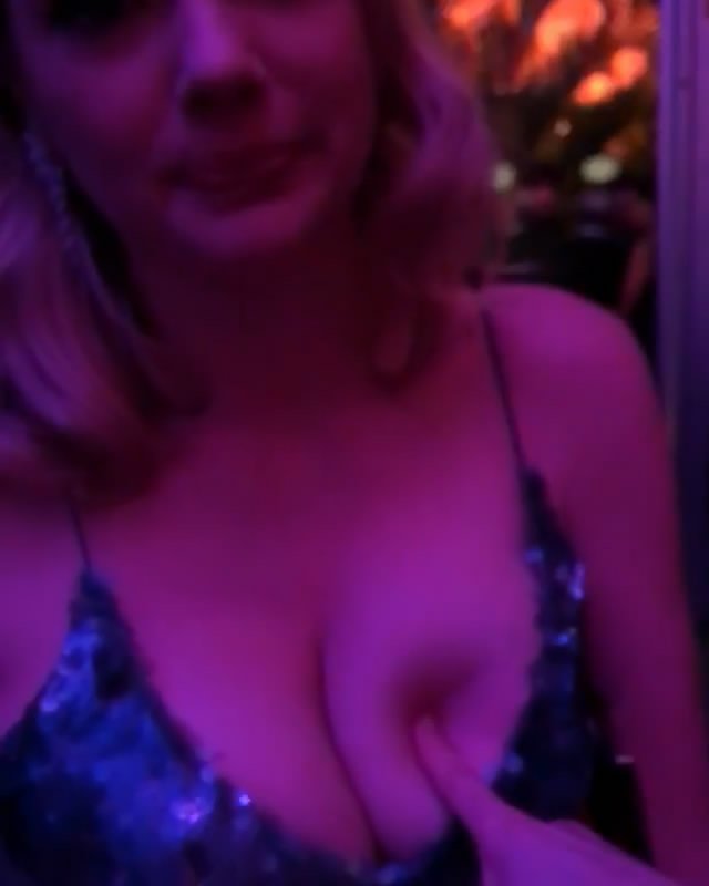 Kate Upton’s Boobs (10 Photos + Video)