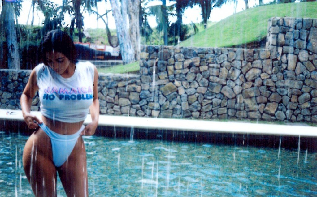 Kim Kardashian Sexy (6 New Photos)