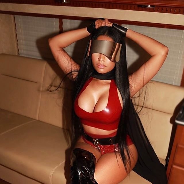 Nicki Minaj (5 Sexy Photos)