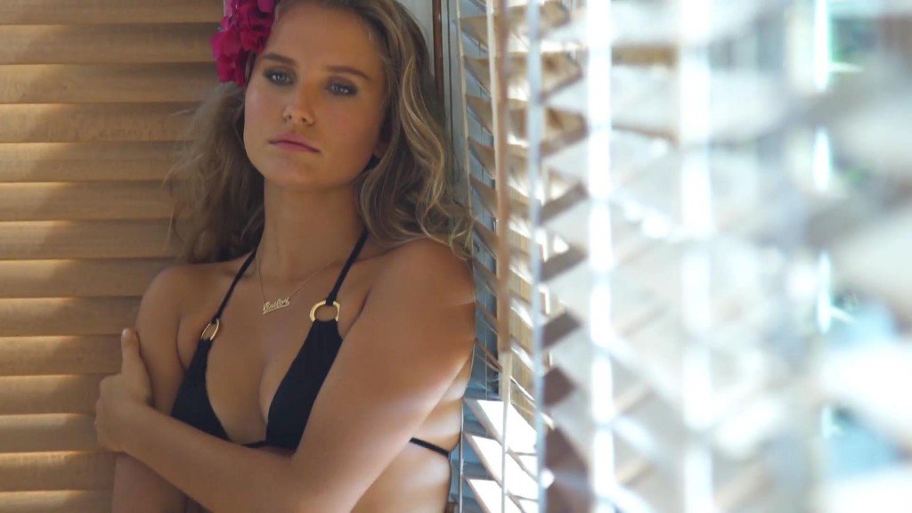 Sailor Brinkley Cook Sexy – 2017 ‘Sports Illustrated’ Swimsuit Issue