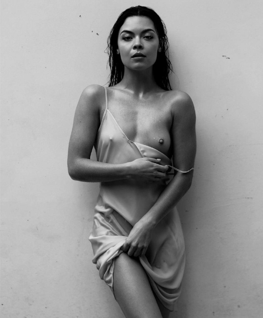 Scarlett Byrne Nude &amp; Sexy (19 Photos)