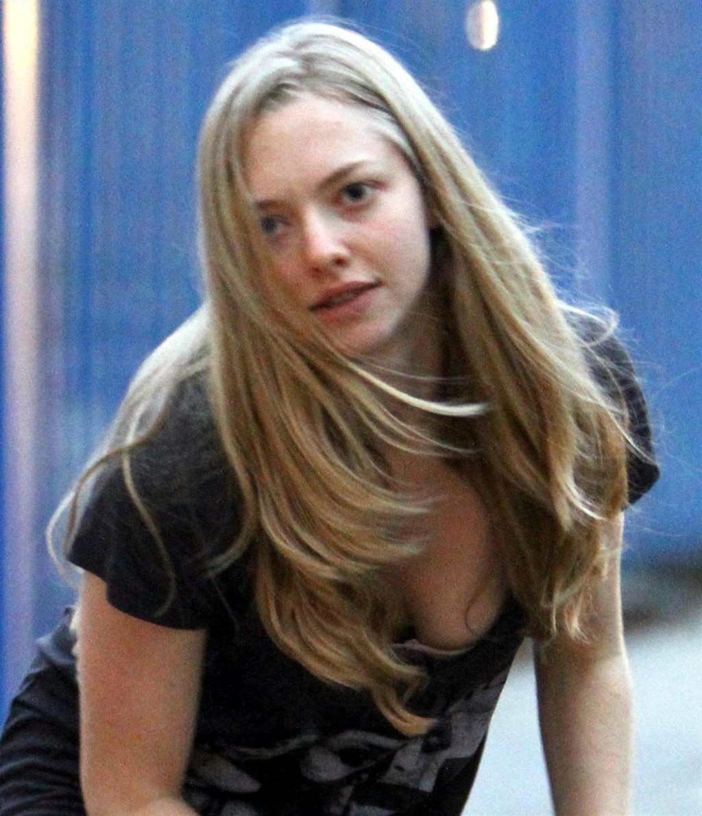 Amanda Seyfried Nude &amp; Sexy (166 Photos + Leaked PORN and Hot Videos)