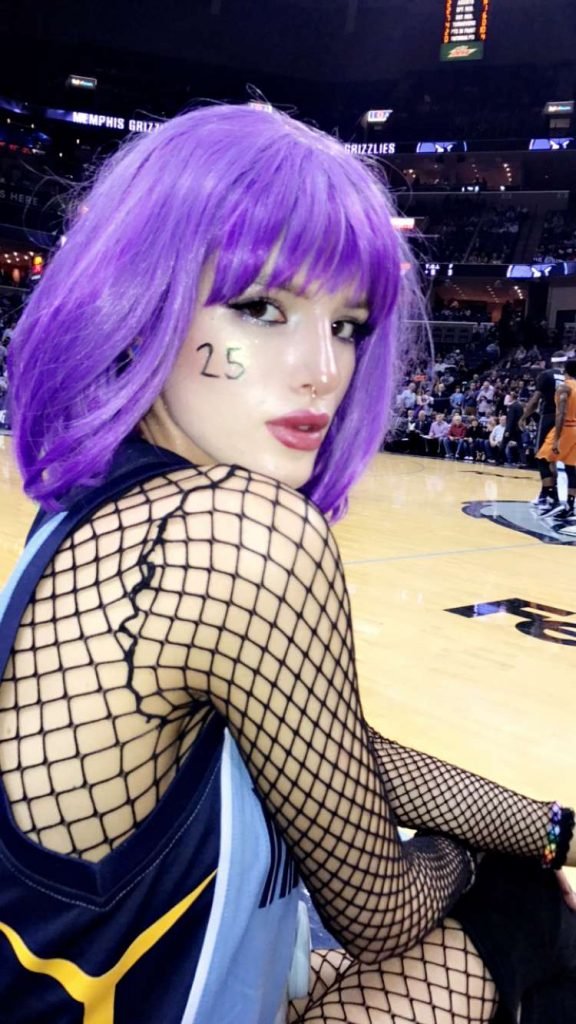 Bella Thorne Sexy &amp; Topless (8 Photos + GIFs)