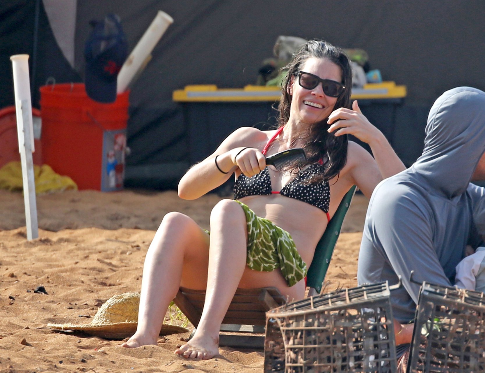 Evangeline Lilly shows off her nice milf body in a bikini in Hawaii (March ...