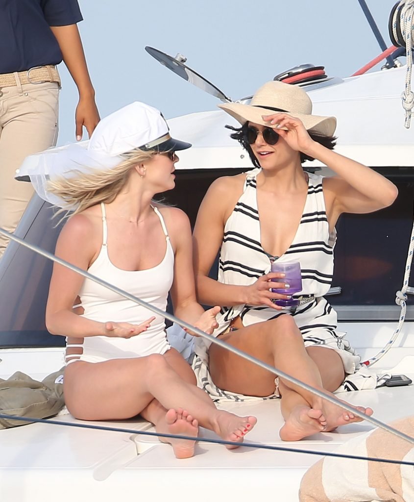 Julianne Hough &amp; Nina Dobrev Sexy (86 Photos + GIF &amp; Video)