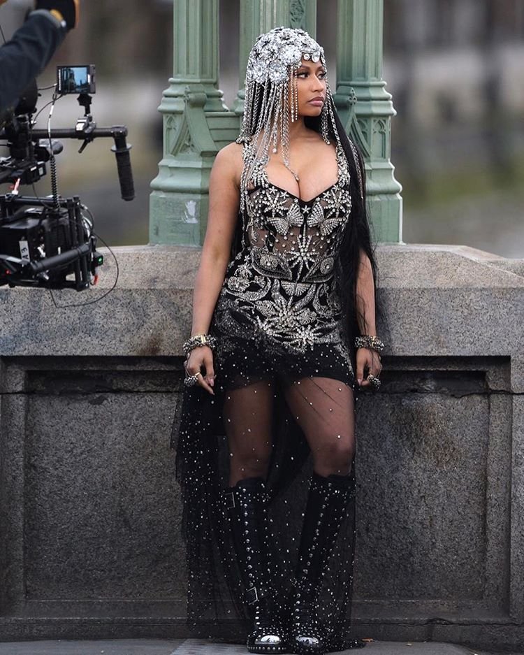 Nicki Minaj Sexy (8 Photos + 3 Videos)